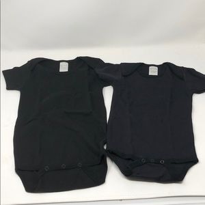 2 New Bambini Black Short Sleeve Onesies. 12-24 m